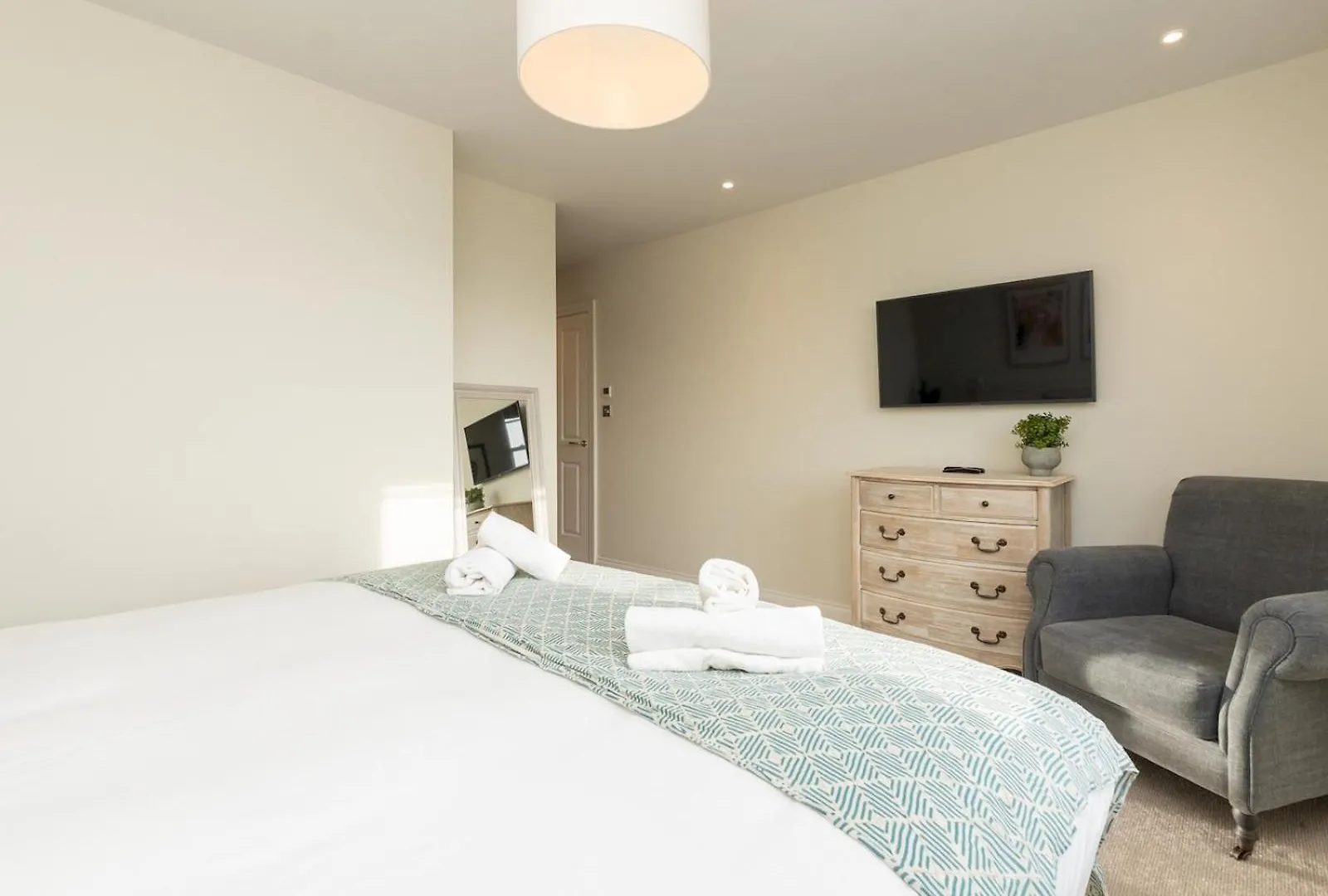 Pass The Keys Apartment With Stunning Views And Free Parking Бат