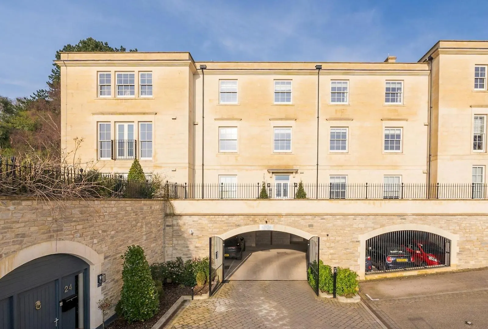 Pass The Keys Apartment With Stunning Views And Free Parking Бат